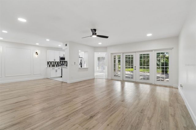 13934 CLUBHOUSE CIRCLE 8, Tampa, FL 33618