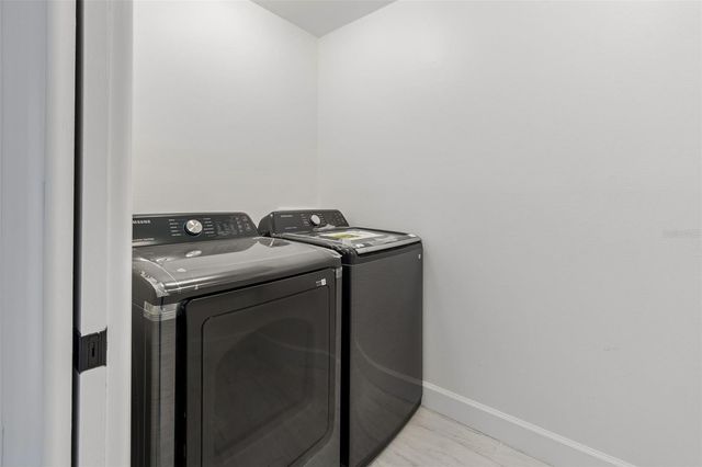13934 CLUBHOUSE CIRCLE 8, Tampa, FL 33618