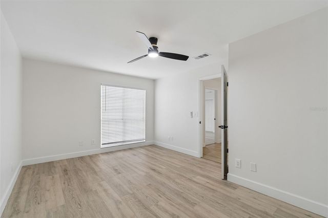 13934 CLUBHOUSE CIRCLE 8, Tampa, FL 33618