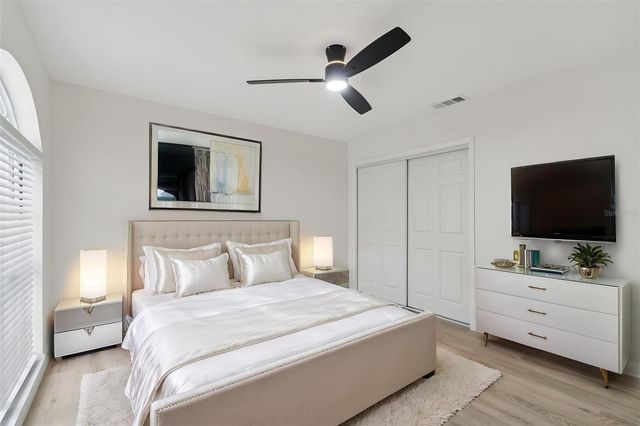13934 CLUBHOUSE CIRCLE 8, Tampa, FL 33618