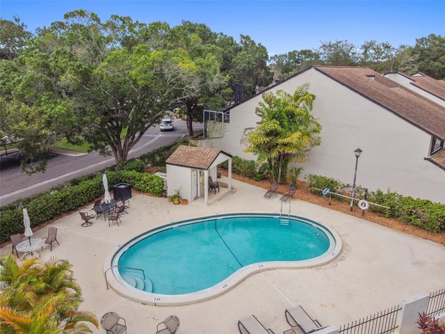 13934 CLUBHOUSE CIRCLE 8, Tampa, FL 33618