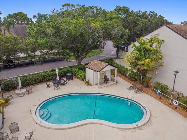 13934 CLUBHOUSE CIRCLE 8, Tampa, FL 33618