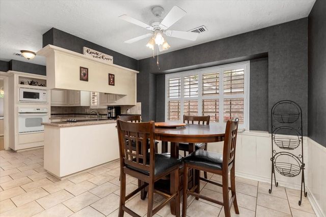 1127 Rhine Lane, Houston, TX 77090