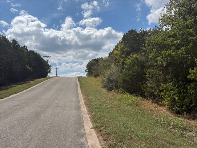 7032 Muirfield Drive, Cleburne, TX 76033