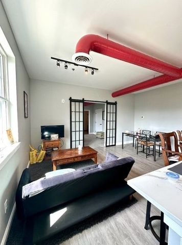 15 Oak 202, Needham, MA 02492