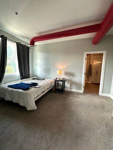 15 Oak 202, Needham, MA 02492
