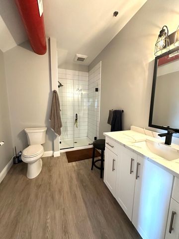 15 Oak 202, Needham, MA 02492
