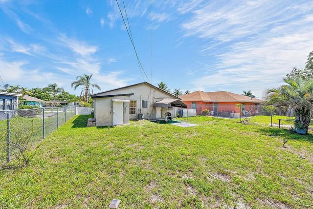 1303 W 6th St, Riviera Beach, FL 33404
