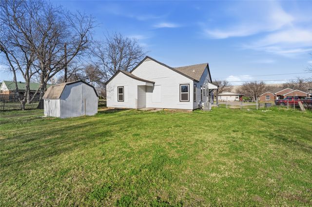 310 S Hampshire Street, Saginaw, TX 76179