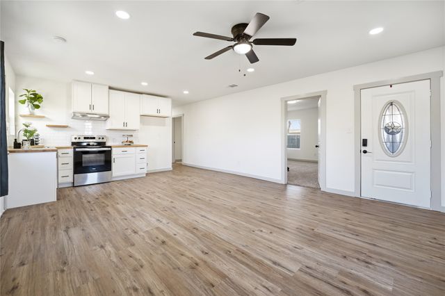 310 S Hampshire Street, Saginaw, TX 76179