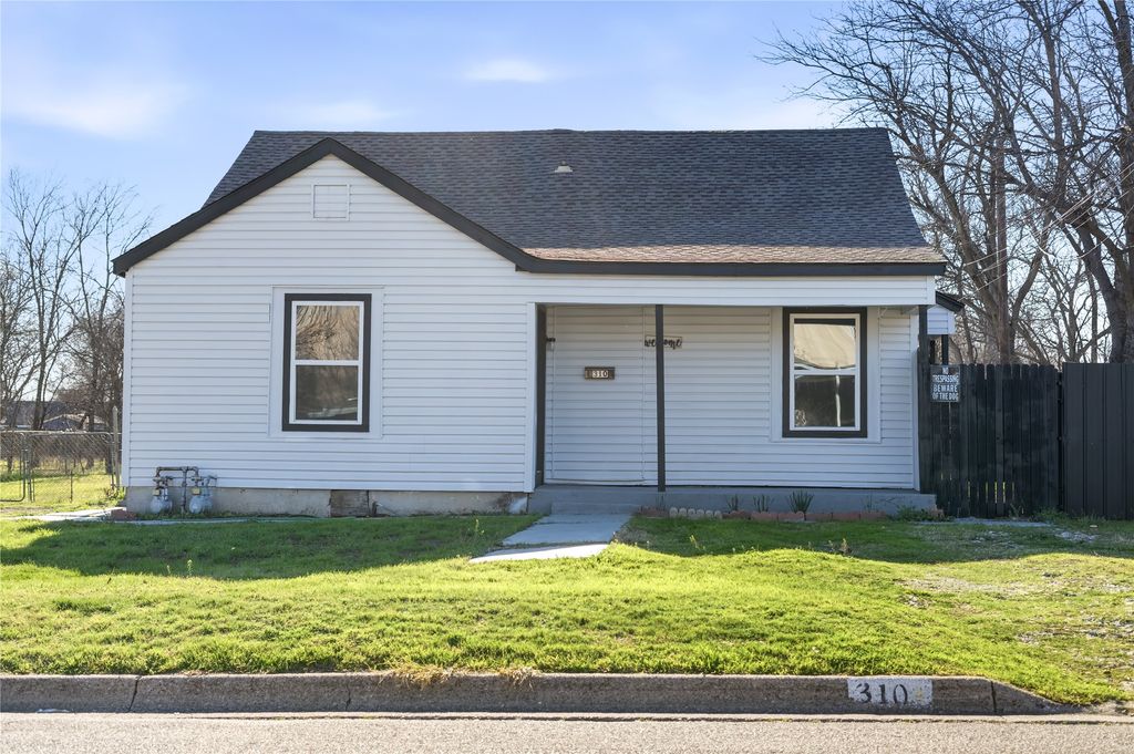 310 S Hampshire Street, Saginaw, TX 76179