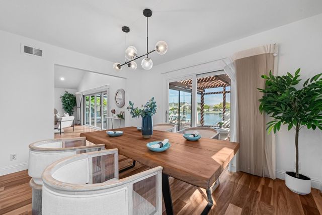 707 Santa Cruz Lane, Foster City, CA 94404