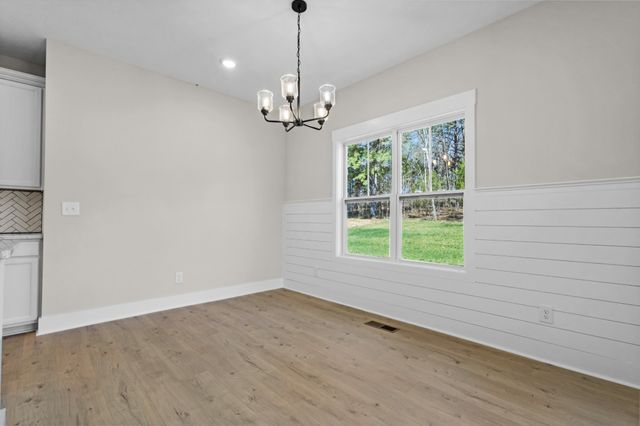 986 Alton Dr, Clarksville, TN 37043