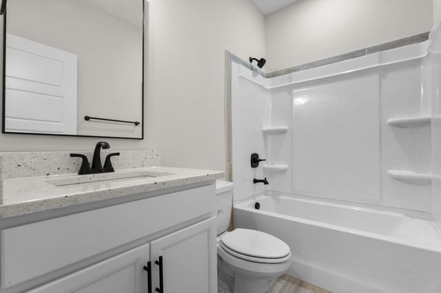 986 Alton Dr, Clarksville, TN 37043