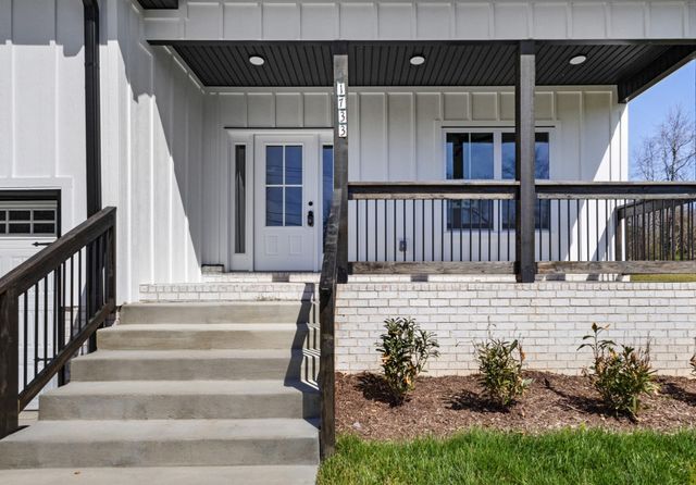 986 Alton Dr, Clarksville, TN 37043