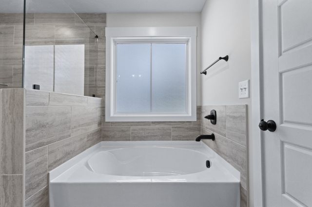 986 Alton Dr, Clarksville, TN 37043