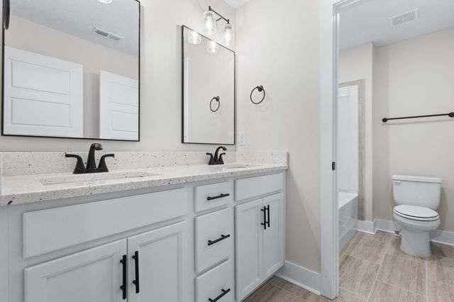 986 Alton Dr, Clarksville, TN 37043