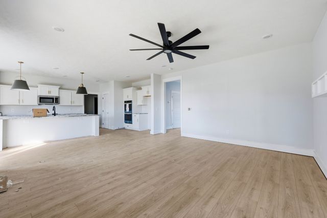 986 Alton Dr, Clarksville, TN 37043