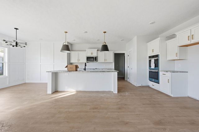 986 Alton Dr, Clarksville, TN 37043