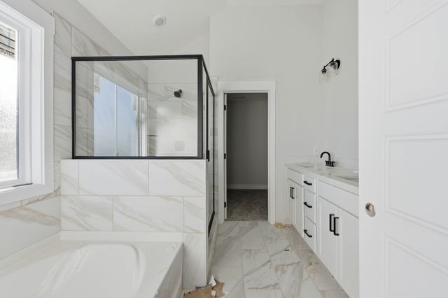 986 Alton Dr, Clarksville, TN 37043