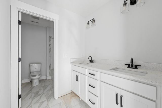 986 Alton Dr, Clarksville, TN 37043