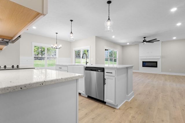 986 Alton Dr, Clarksville, TN 37043