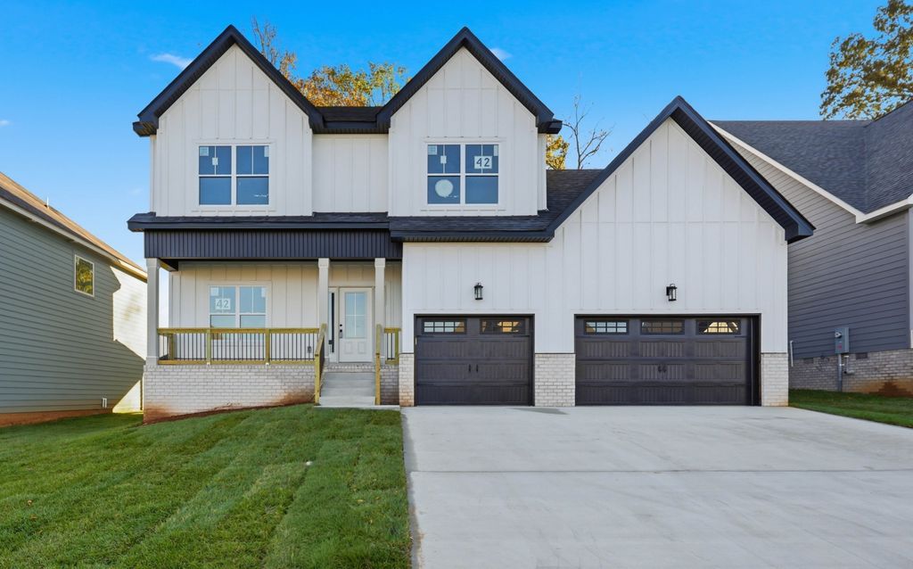 986 Alton Dr, Clarksville, TN 37043