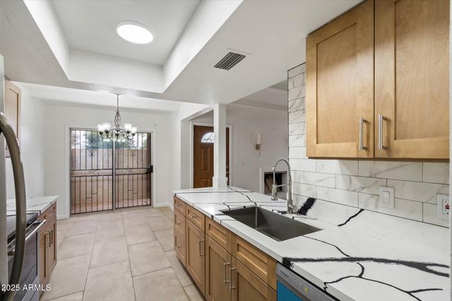 5520 N 77th Place, Scottsdale, AZ 85250
