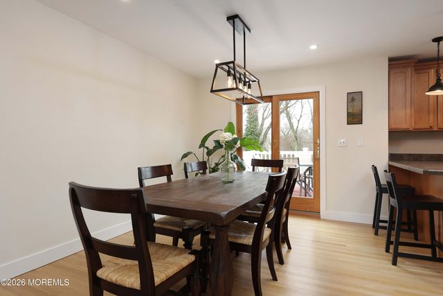 15 Brook Street, Farmingdale, NJ 07727