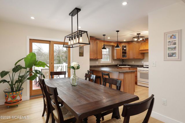 15 Brook Street, Farmingdale, NJ 07727