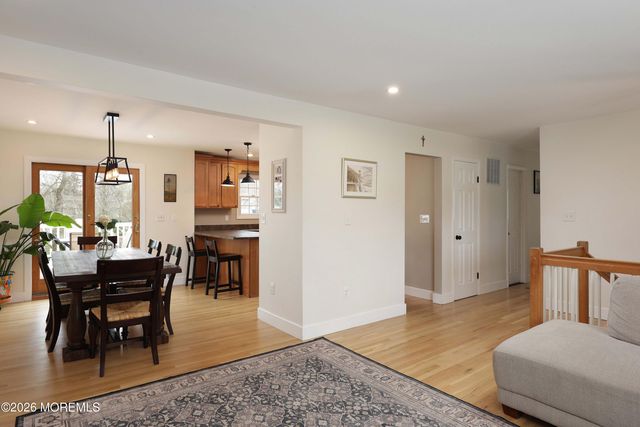 15 Brook Street, Farmingdale, NJ 07727