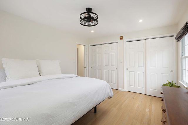 15 Brook Street, Farmingdale, NJ 07727