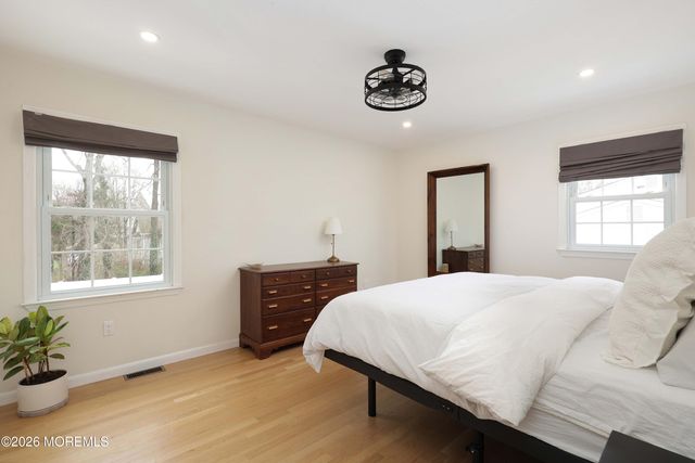 15 Brook Street, Farmingdale, NJ 07727