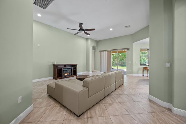 7589 Fieldstone Ranch Square, Vero Beach, FL 32967