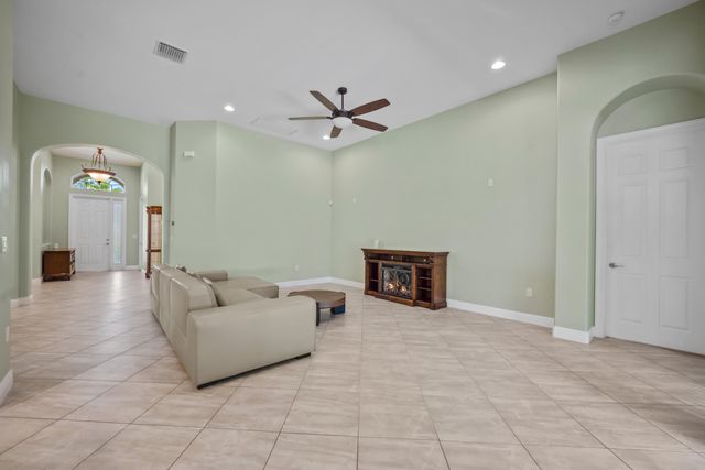 7589 Fieldstone Ranch Square, Vero Beach, FL 32967