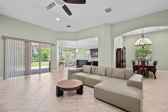 7589 Fieldstone Ranch Square, Vero Beach, FL 32967