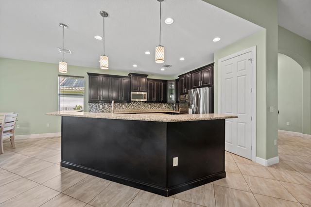 7589 Fieldstone Ranch Square, Vero Beach, FL 32967