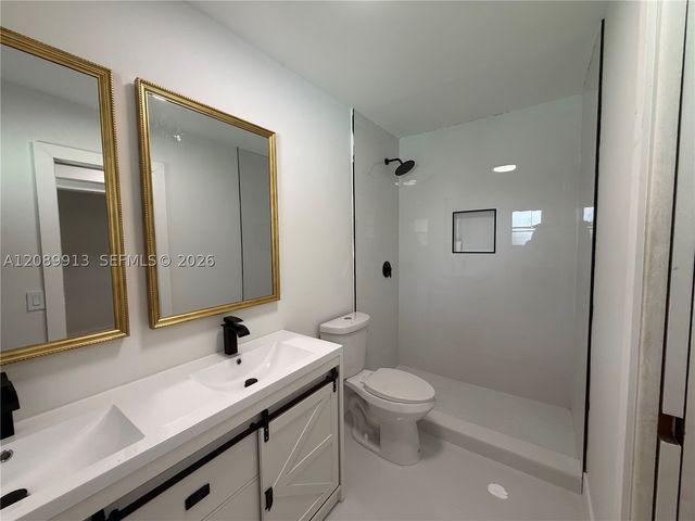 7220 NW 7th St, Plantation, FL 33317