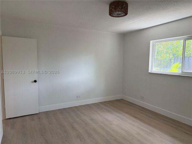 7220 NW 7th St, Plantation, FL 33317