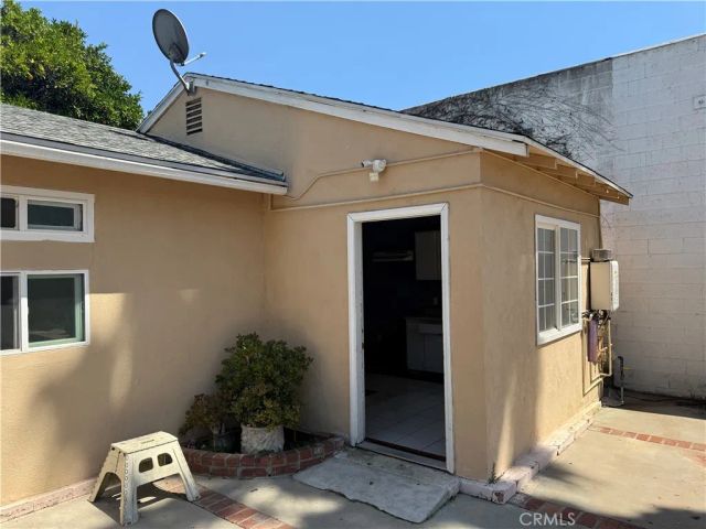 13638 Hartland, Van Nuys, CA 91405