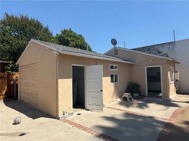 13638 Hartland, Van Nuys, CA 91405