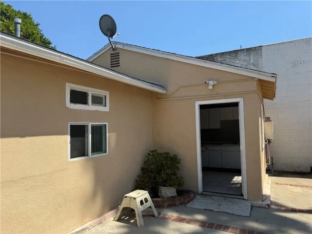 13638 Hartland, Van Nuys, CA 91405