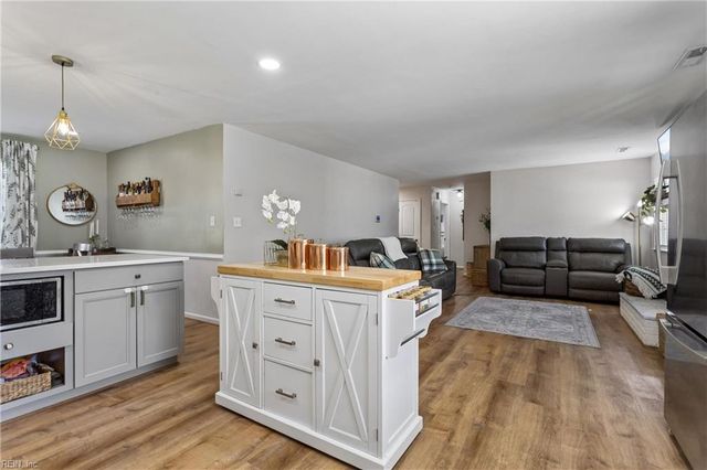 1952 Hidden Valley DR, Virginia Beach, VA 23464