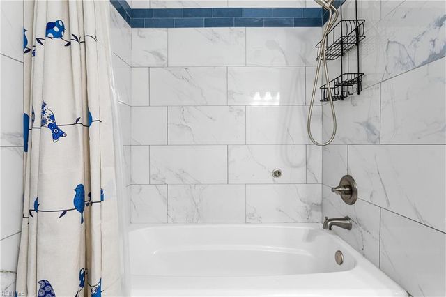 1952 Hidden Valley DR, Virginia Beach, VA 23464