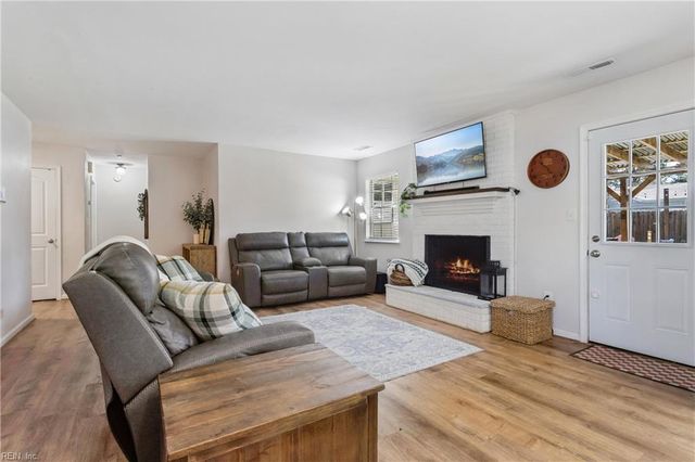 1952 Hidden Valley DR, Virginia Beach, VA 23464