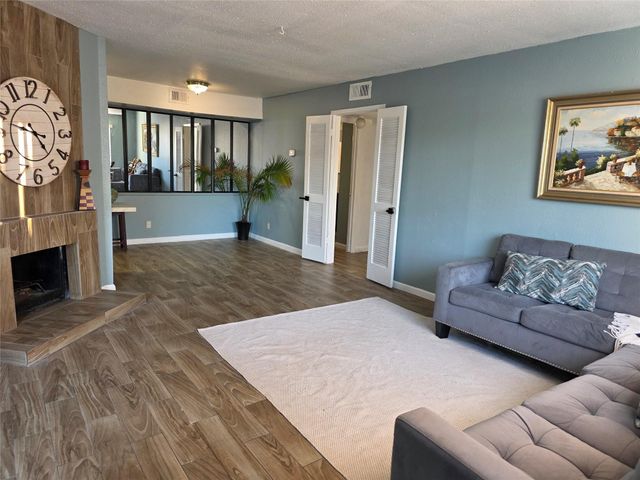 6200 W Tidwell Road 1702, Houston, TX 77092