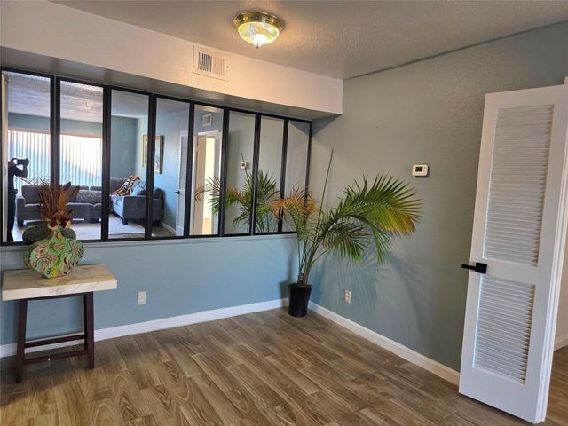 6200 W Tidwell Road 1702, Houston, TX 77092