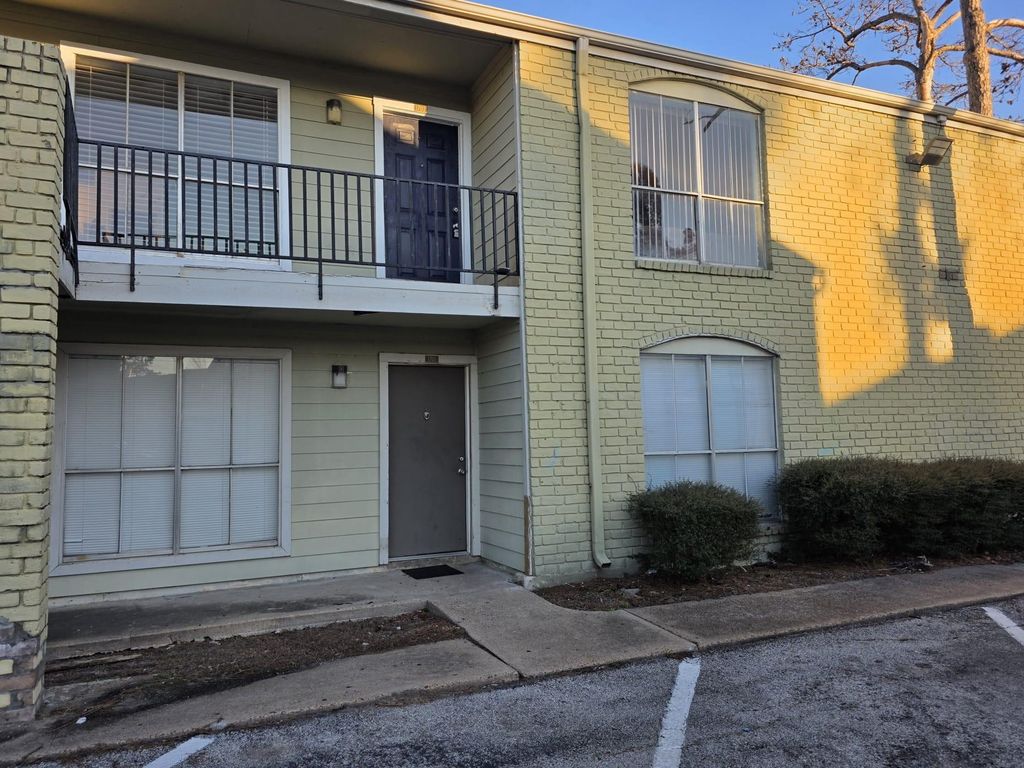 6200 W Tidwell Road 1702, Houston, TX 77092