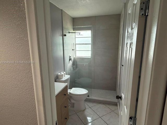 5870 NW 16th Place 4, Sunrise, FL 33313