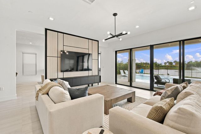 12870 Crane Crossing, Palm Beach Gardens, FL 33412